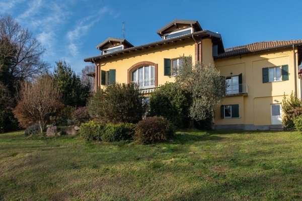 casa indipendente in vendita a Varese