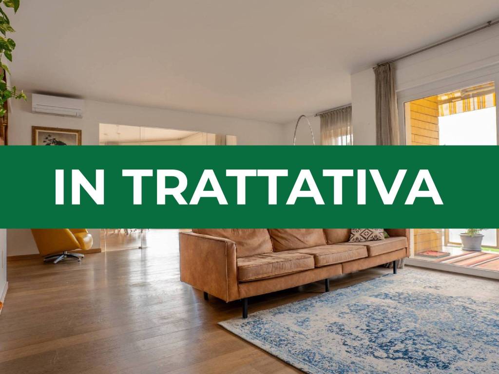 appartamento in vendita a Varese in zona Biumo