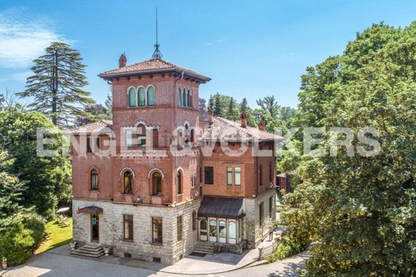 casa indipendente in vendita a Varese in zona Velate