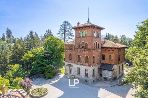 casa indipendente in vendita a Varese in zona Velate
