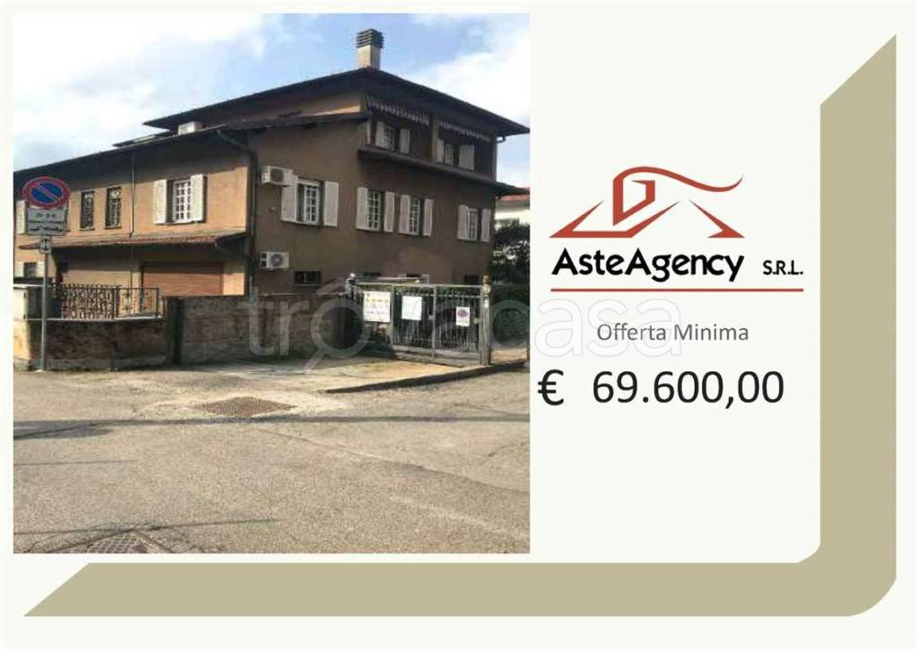 appartamento in vendita a Varese in zona Casbeno
