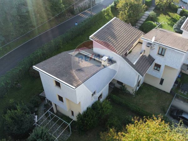 appartamento in vendita a Varese in zona Giubiano