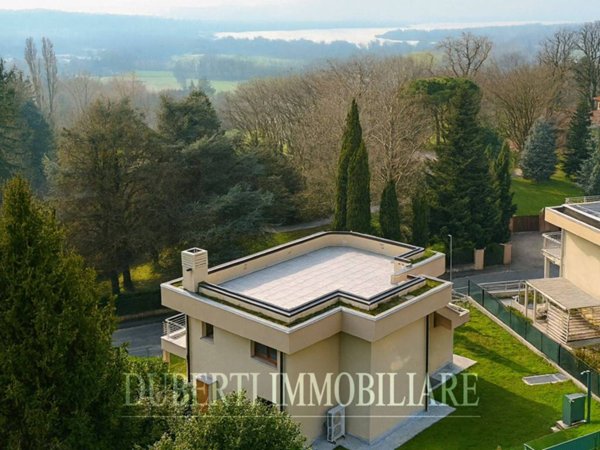 casa indipendente in vendita a Varese in zona Bobbiate