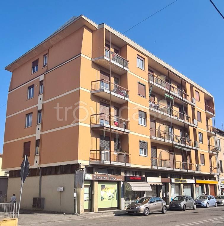 appartamento in vendita a Varese in zona Biumo