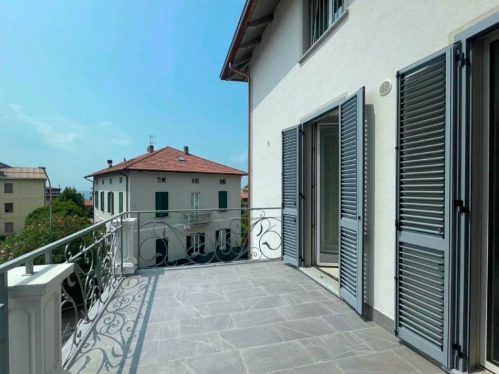 appartamento in vendita a Varese in zona Brunella