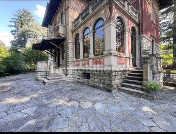 casa indipendente in vendita a Varese in zona Cartabbia