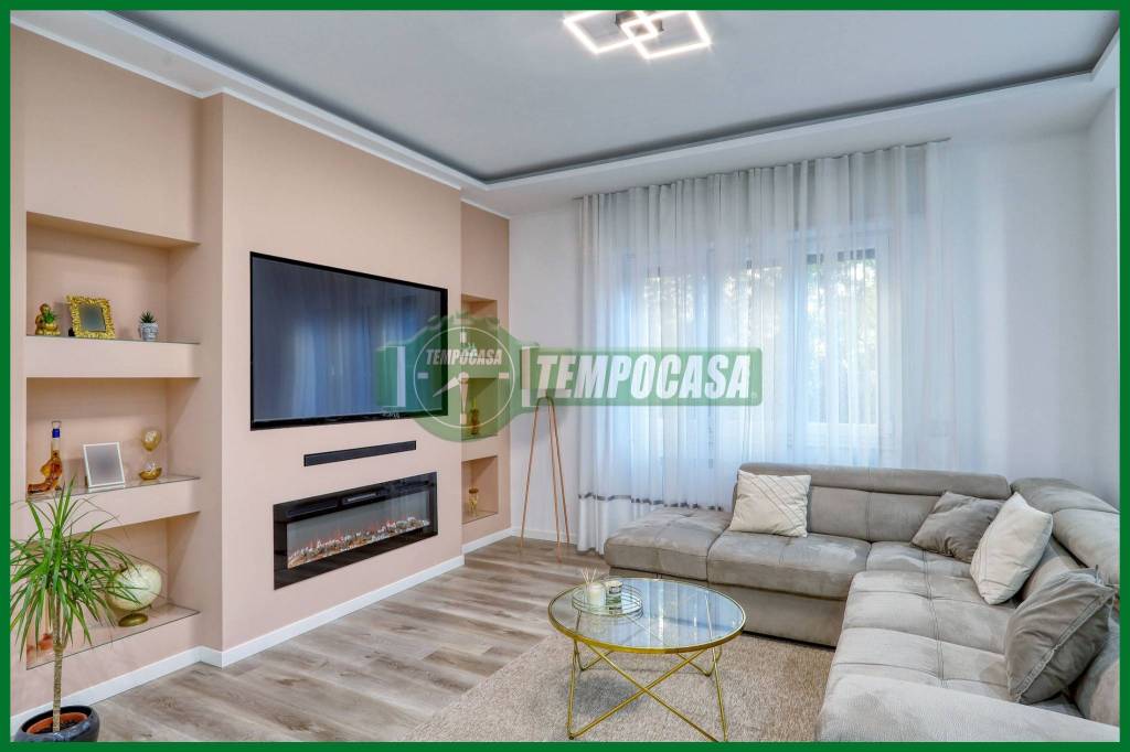 appartamento in vendita a Varese in zona Giubiano