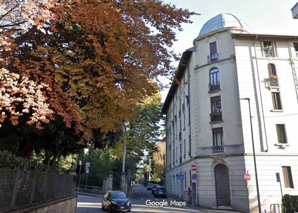 negozio in vendita a Varese in zona Casbeno