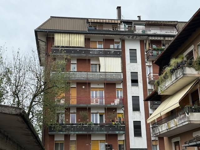 appartamento in vendita a Varese in zona Giubiano