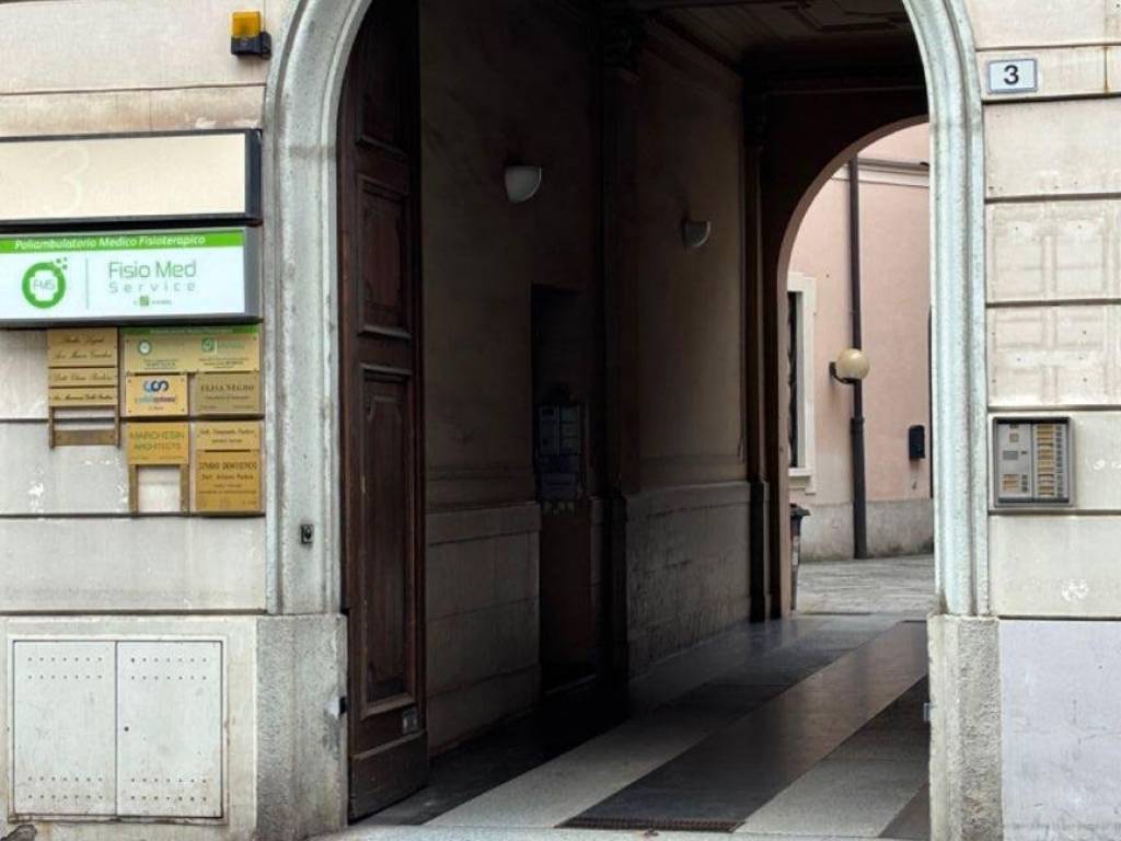 intera palazzina in vendita a Varese