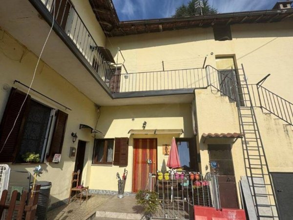 casa indipendente in vendita a Varese in zona Viale Belforte