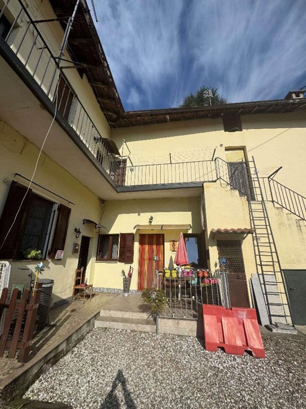 casa indipendente in vendita a Varese in zona Viale Belforte