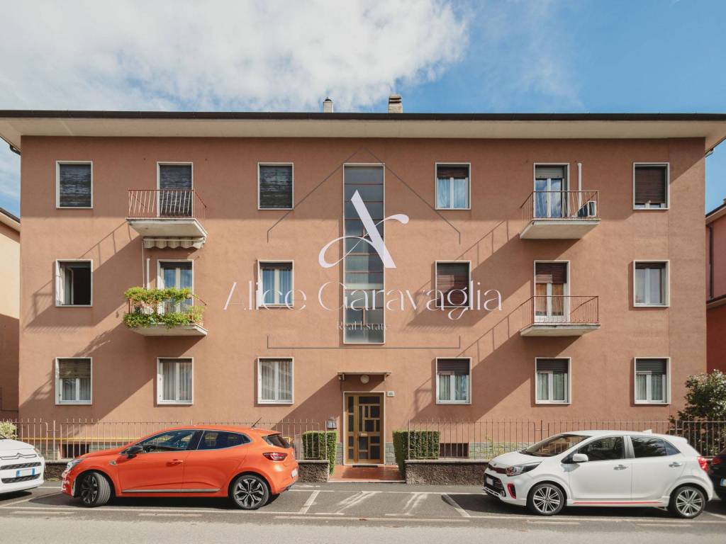 appartamento in vendita a Varese in zona Giubiano