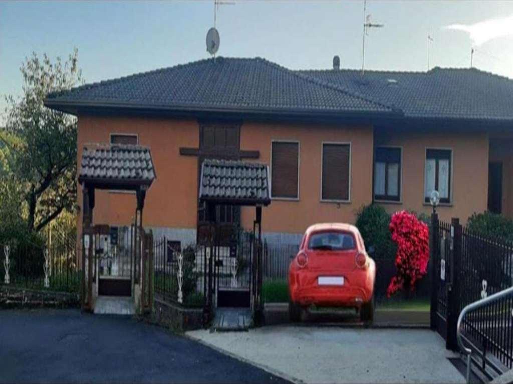 appartamento in vendita a Varese in zona Biumo