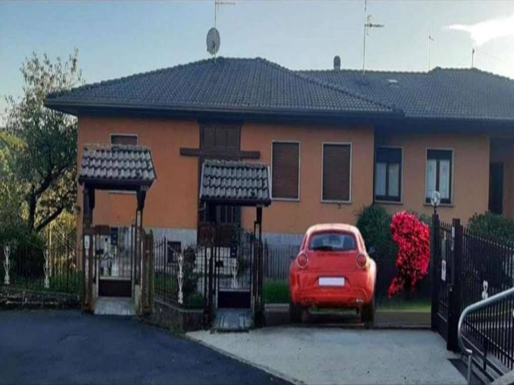 appartamento in vendita a Varese in zona Biumo