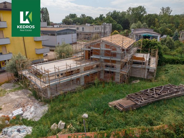 casa indipendente in vendita a Varese