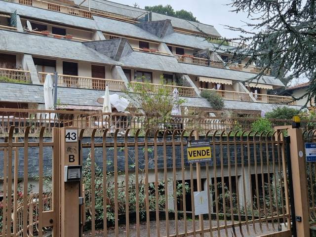 ufficio in vendita a Varese in zona Bosto