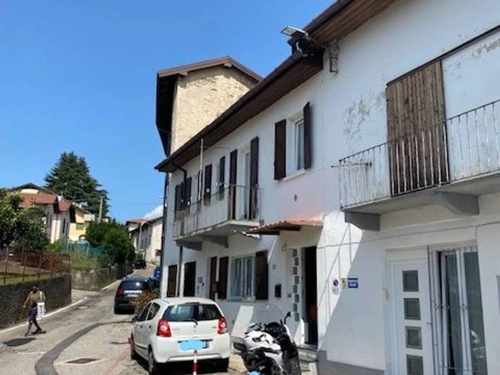appartamento in vendita a Varese in zona Bobbiate