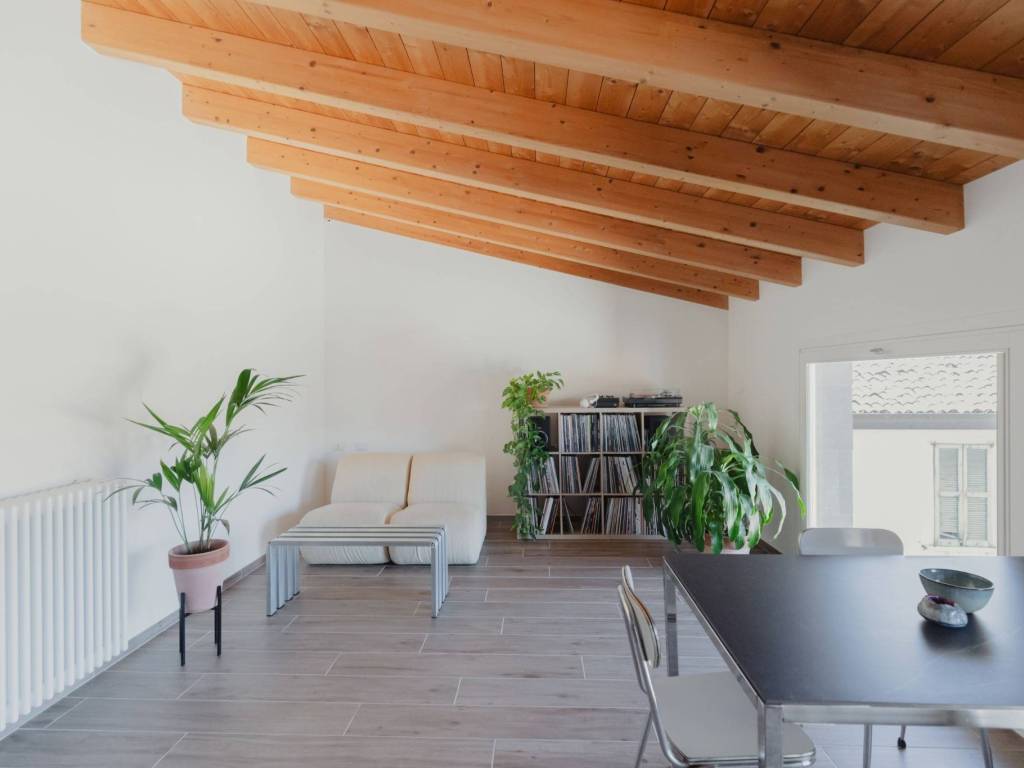 appartamento in vendita a Varese in zona Biumo