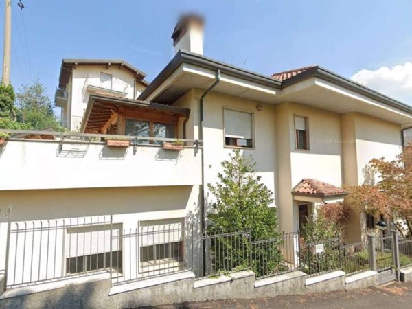 appartamento in vendita a Varese in zona Giubiano