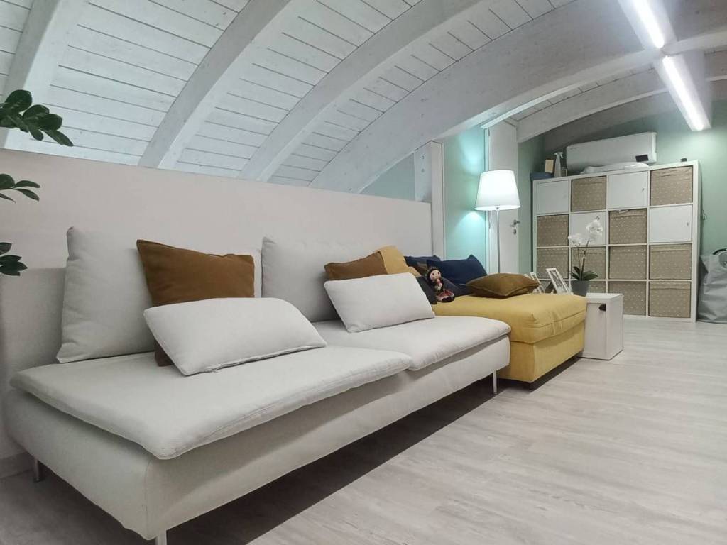 appartamento in vendita a Varese in zona Biumo