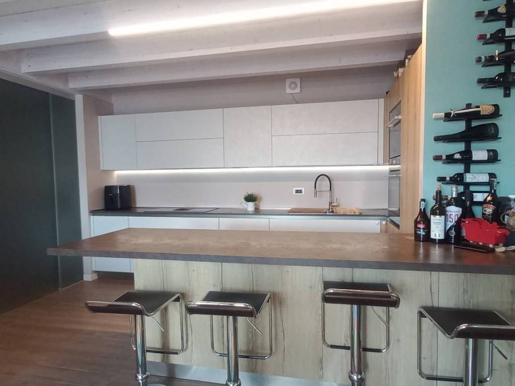 appartamento in vendita a Varese in zona Biumo