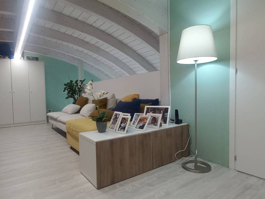 appartamento in vendita a Varese in zona Biumo