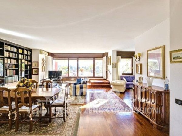 appartamento in vendita a Varese in zona Biumo