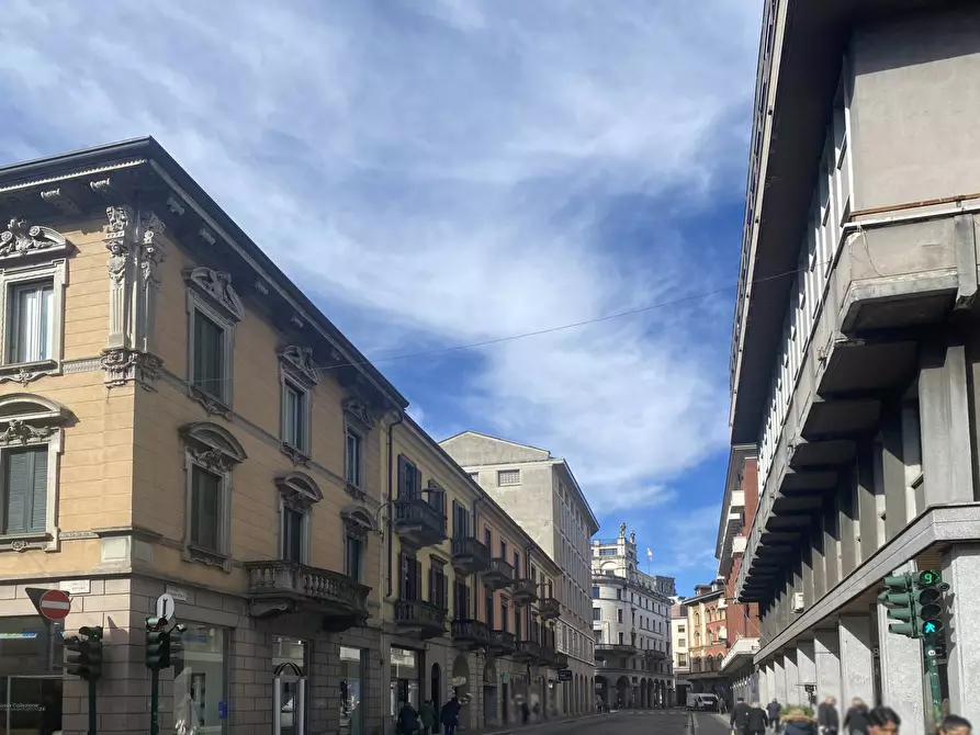 appartamento in vendita a Varese in zona Centro Città