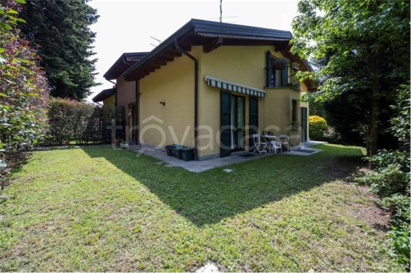 casa indipendente in vendita a Varese in zona Velate