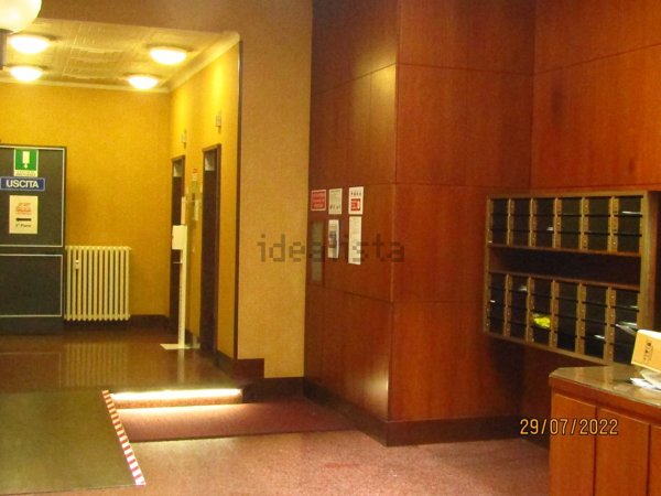 ufficio in vendita a Varese in zona Centro Città