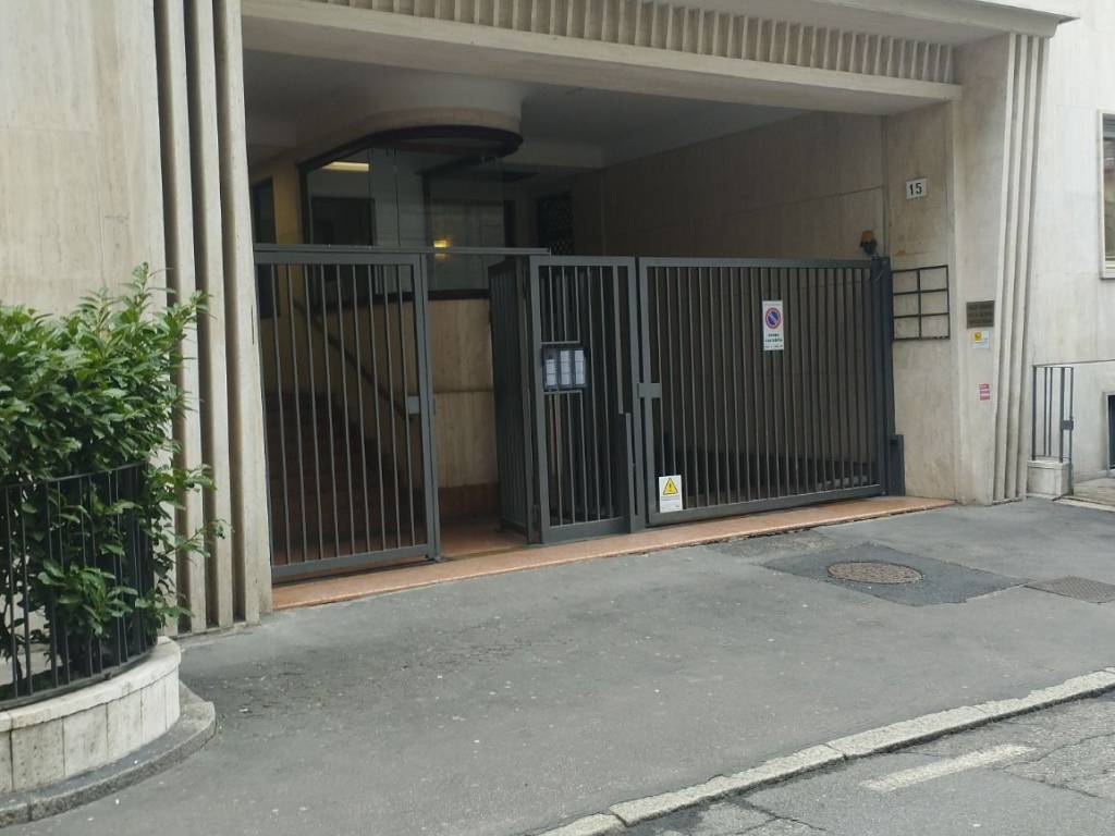 ufficio in vendita a Varese in zona Biumo