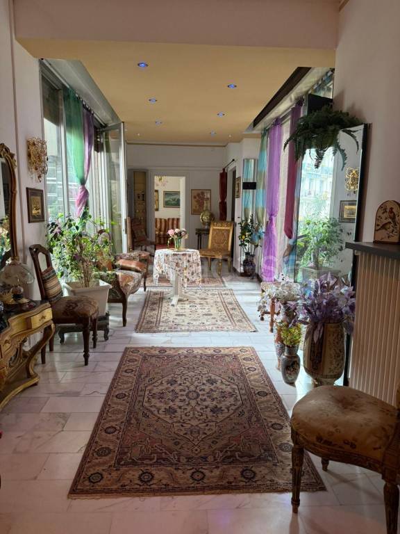 appartamento in vendita a Varese in zona Biumo