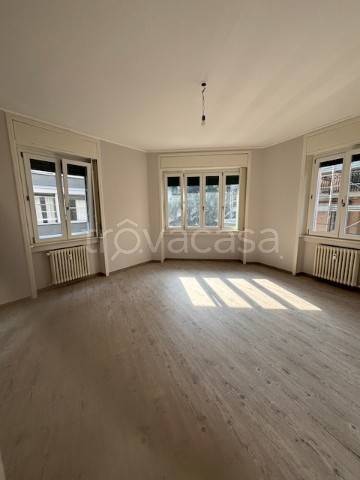 appartamento in vendita a Varese in zona Centro Città