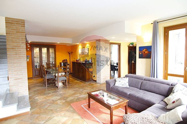 casa indipendente in vendita a Varese in zona Bizzozero