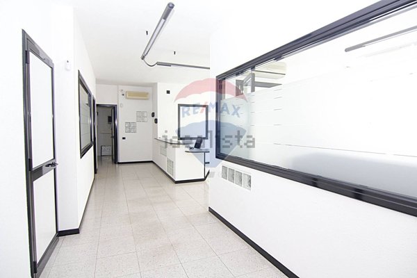 ufficio in vendita a Varese in zona Centro Città