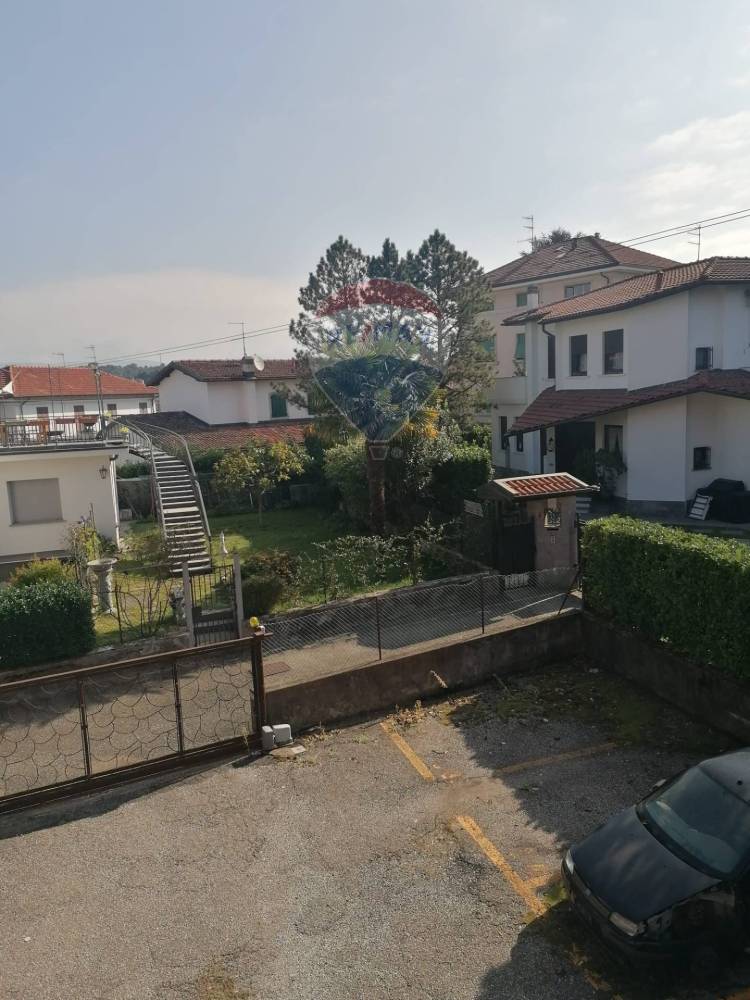 appartamento in vendita a Varese in zona Giubiano