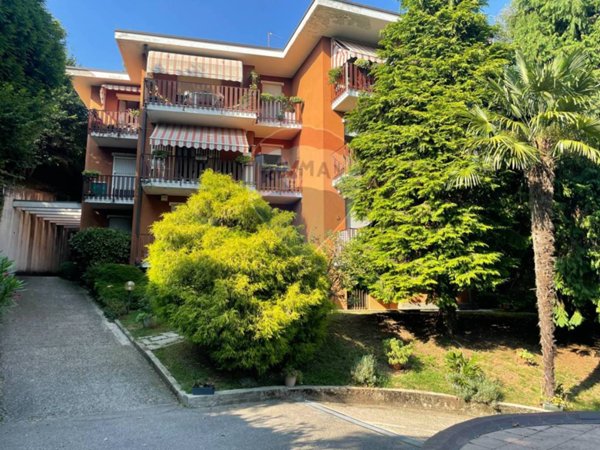 ufficio in vendita a Varese in zona Santa Maria del Monte