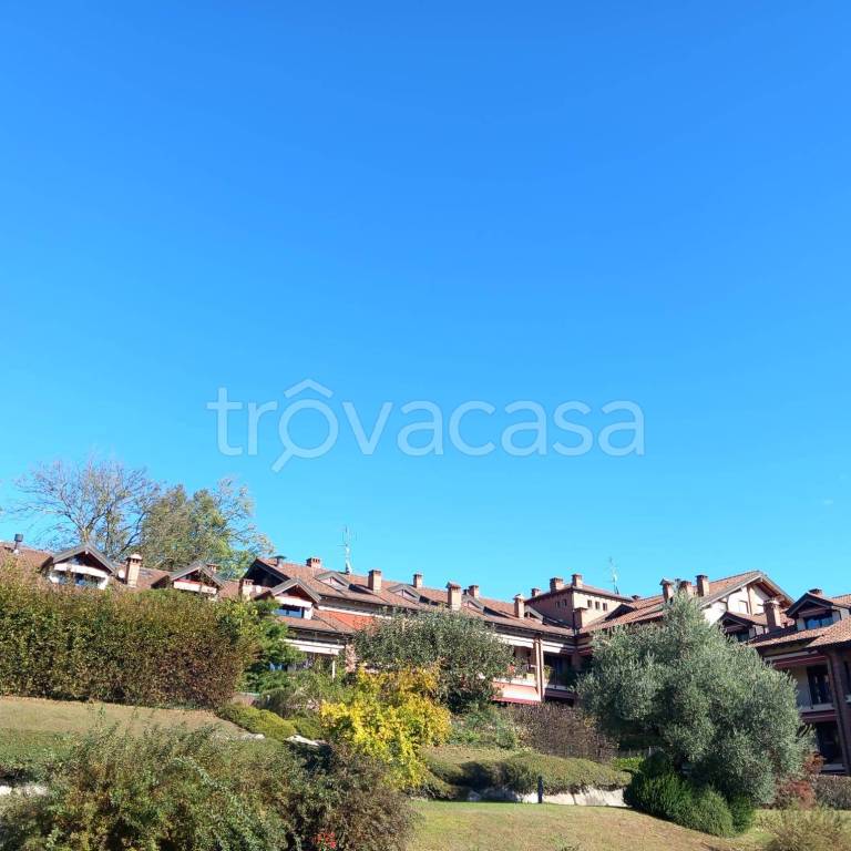 appartamento in vendita a Varese in zona Lissago