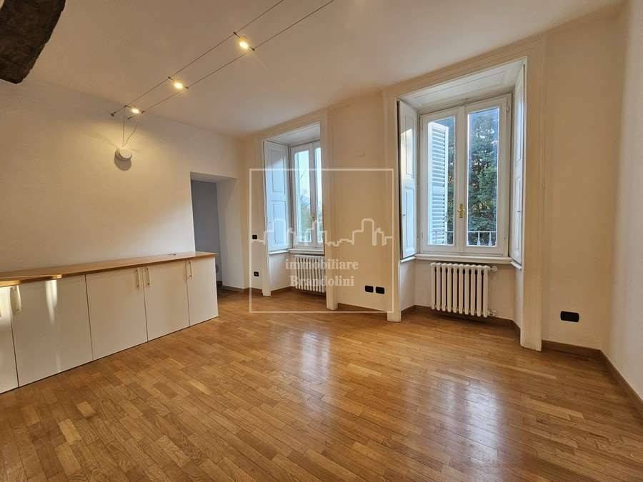 appartamento in vendita a Varese in zona Sant'Ambrogio