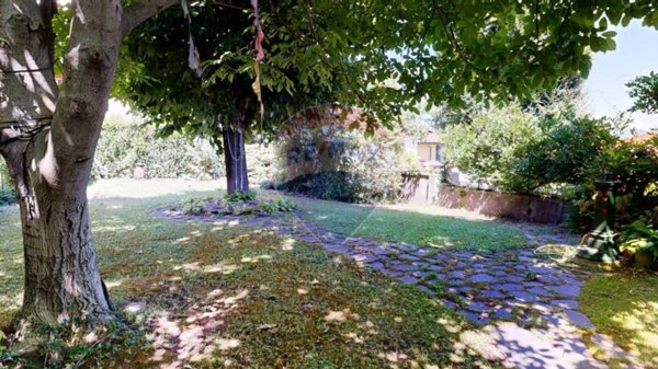 appartamento in vendita a Varese in zona Giubiano