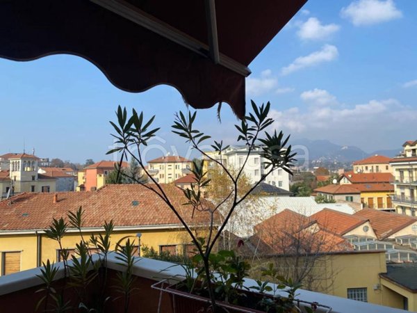 appartamento in vendita a Varese in zona Giubiano