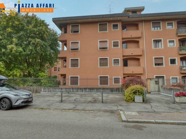 appartamento in vendita a Varese in zona Biumo