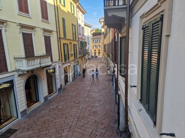 negozio in vendita a Varese in zona Centro Città