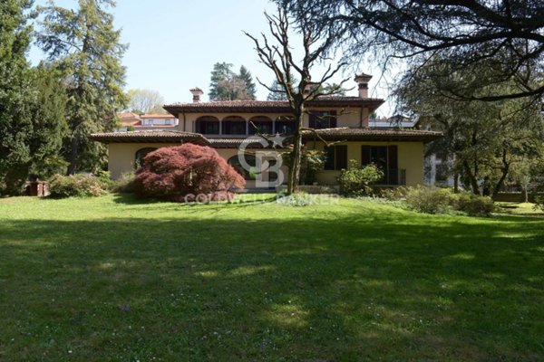 casa indipendente in vendita a Varese in zona Biumo