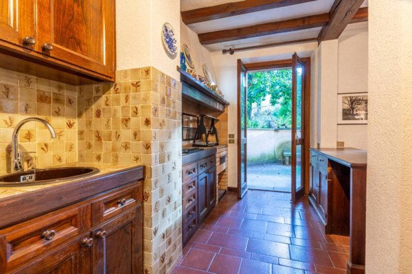 casa indipendente in vendita a Varese in zona Biumo