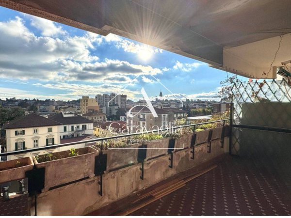 appartamento in vendita a Varese in zona Biumo