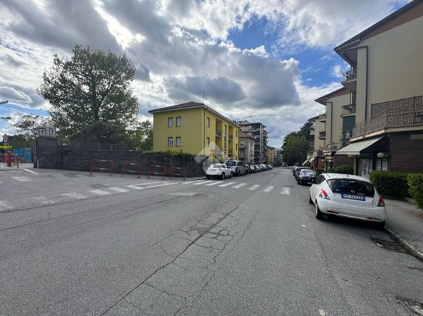 appartamento in vendita a Varese in zona Giubiano