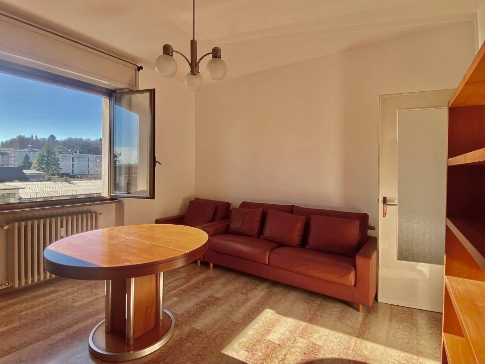 appartamento in vendita a Varese in zona Ippodromo