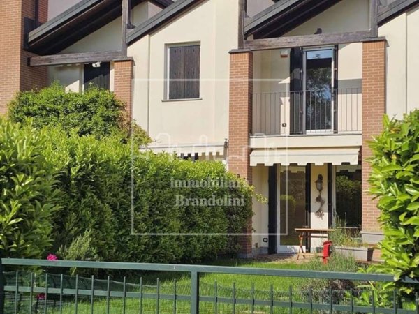 casa indipendente in vendita a Varese in zona Masnago